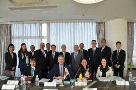 photo with Ambassador of Belgium and Nagoya Port Authority
