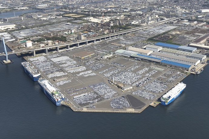 自動車積出基地 Automobile Exporting Bases｜名古屋港管理組合