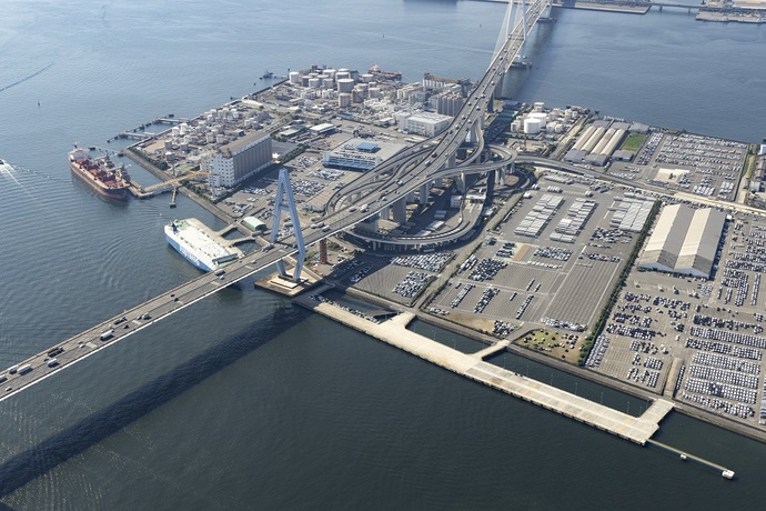自動車積出基地 Automobile Exporting Bases｜名古屋港管理組合