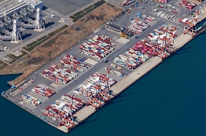 Photo：Bard's-eye view of the Tobishima Pier South Container Terminal and a container vessel moored 
