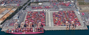 Photo: Bard's-eye view of the Tobishima Pier South Side Container Terminal and two container vessels moored