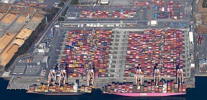 Photo: Bard's-eye view of the Tobishima Pier South Side Container Terminal and two container vessels moored