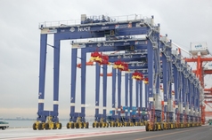 Photo: Rubber tired gantry cranes