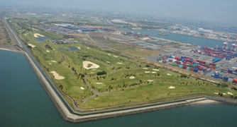 名古屋港ゴルフ倶楽部（富浜コース）の上空からの写真