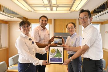 group photo(upper left; Kris Danaradjou, Haropa Port Deputy General Manager in charge of development, lower left; Pierre Decoussy, International Development Manager, upper right; Tamakazu Yokochi, Executive Vice President of the Nagoya Port Authority, lower right; Hitochika Yonezu, Director, Port Operations Department of the Nagoya Port Authority 